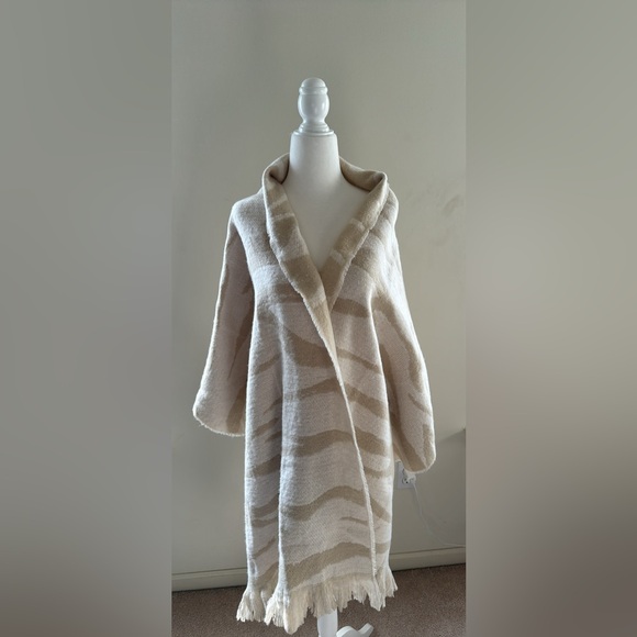 *****SOLD******Brushed Blanket Scarf/Shawl- NWT - Picture 1 of 12